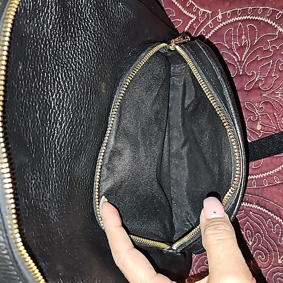 Backpack - Picture 3 of 4